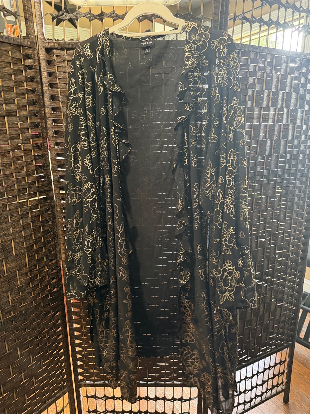 torrid Black Floral Ruffle-Trim V-Neck kimono duster